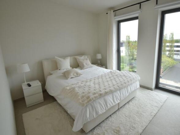 Superbe Appartement Neuf Et Moderne A Lieja Exterior foto